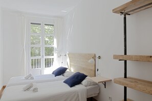 Basic Apartment | 2 bedrooms, down comforters, free WiFi, bed sheets - My Address in Sant Antoni (Barcelona)