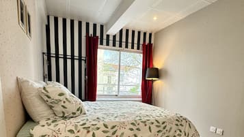 1 chambre, bureau, fer et planche à repasser, Wi-Fi