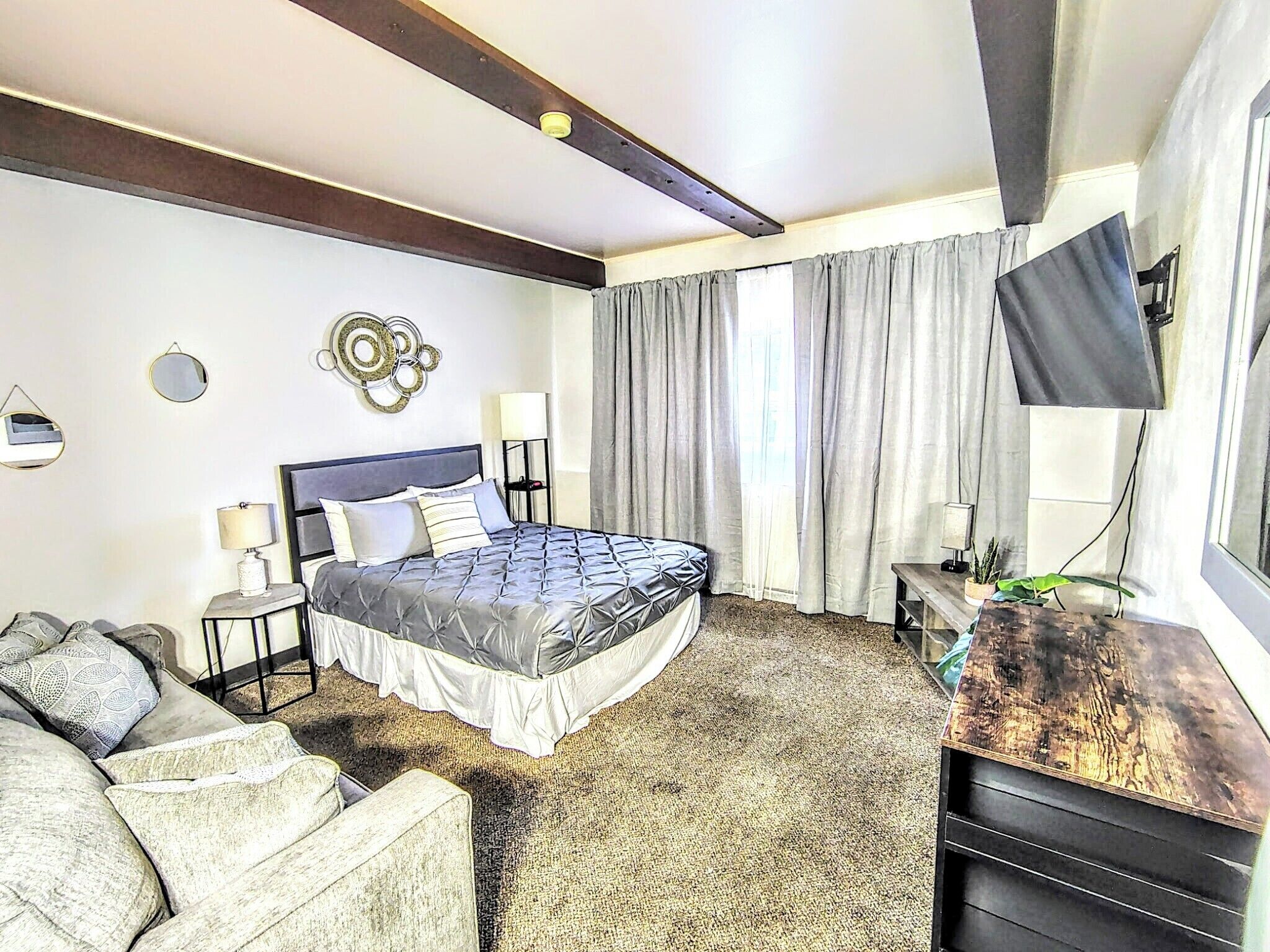 Deluxe Room | Down comforters, memory foam beds, desk, laptop workspace