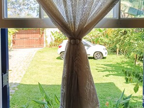 Suite, 1 Queen Bed, Garden View, Ground Floor