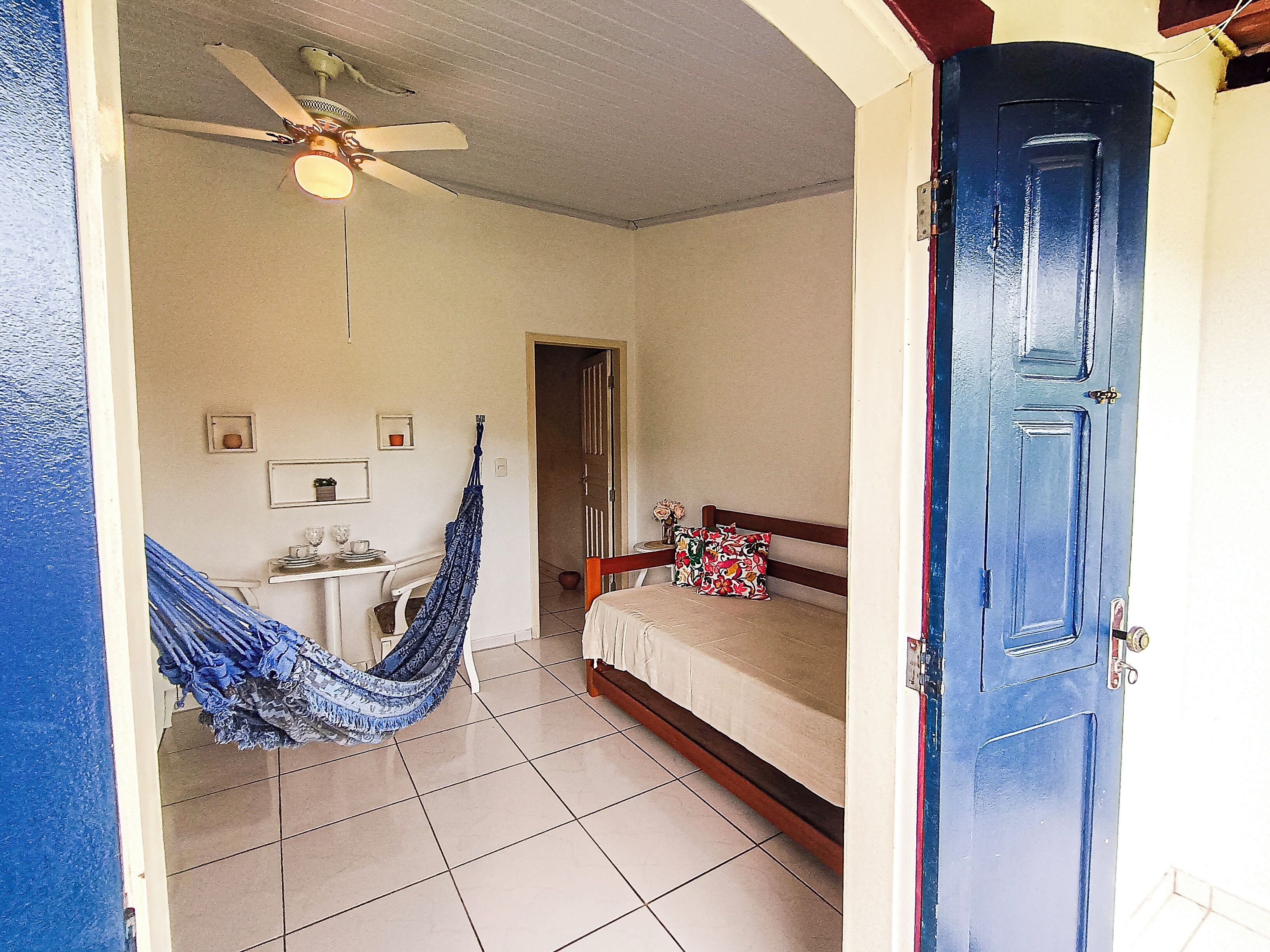 Apartment, 1 Queen Bed, Balcony, Garden View | Living area