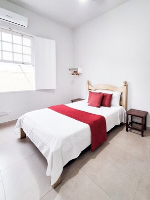 Apartment, 1 Bedroom, Lanai, Garden View | 1 bedroom, free WiFi, bed sheets - Flats Jardim de Ramos Paraty (Paraty)