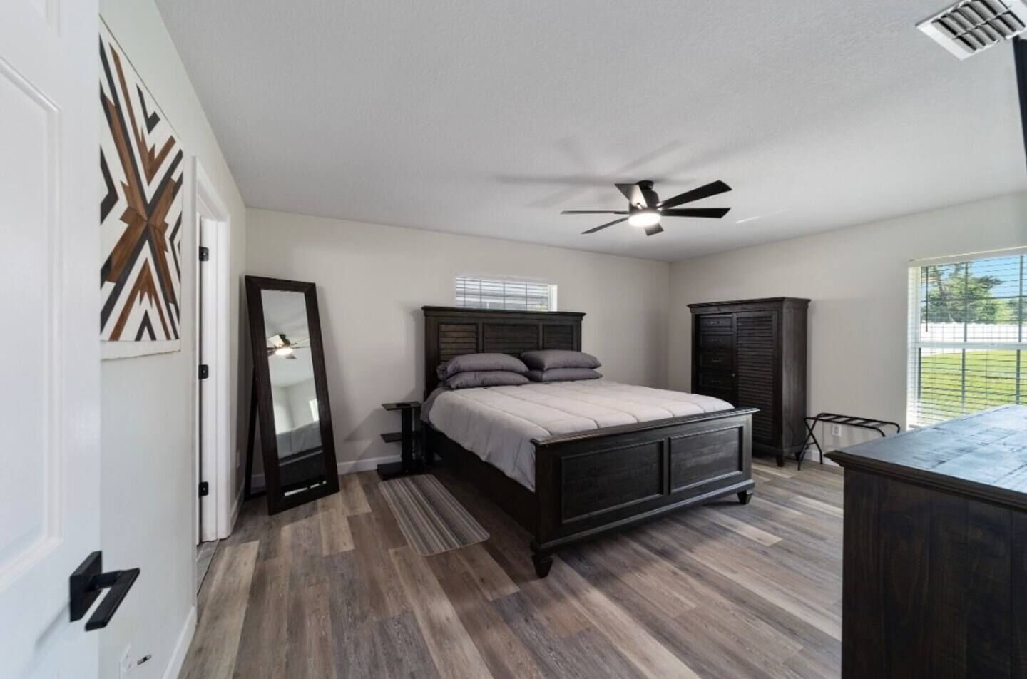 3 soveværelser, skrivebord, strygejern/strygebræt, weekendseng