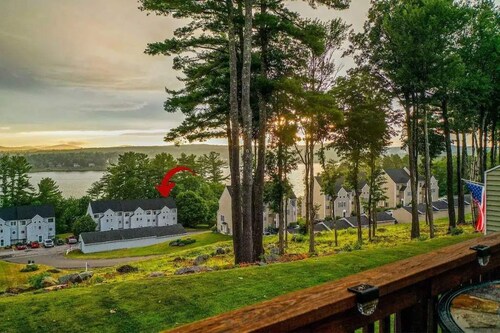Relaxing Winnipesaukee Condo!