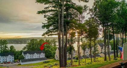 Relaxing Winnipesaukee Condo!
