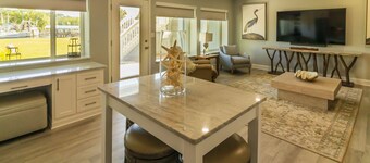 Tide Creek Oasis, Panacea...GROUND LEVEL, Marina View, Patio, Pool, No Boats