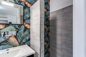 Chambre triple | Salle de bain