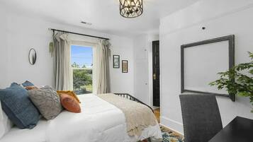 4 slaapkamers, een strijkplank/strijkijzer, wifi, beddengoed