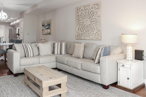 Living area - Club at Mexico Beach 1D (Port St. Joe)