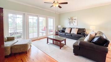 Casa de ciudad, varias camas (Club at Cape San Blas A3 - Shell Seek) | Área de sala de estar