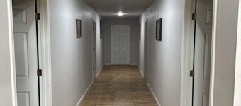 Pet friendly lodge, great for gatherings. 15mins from state park 