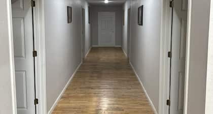 Pet friendly lodge, great for gatherings. 15mins from state park