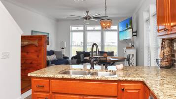 House, Multiple Beds (Bucket List) | Interior