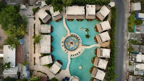 3 udendørs pools