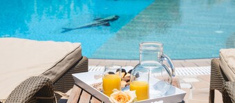 Private sunkissed Estate in the heart of Aegean -Villa D'Amour