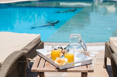 Private sunkissed Estate in the heart of Aegean -Villa D'Amour