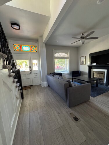 !!NEW LISTING!! Stylish Vintage Home in City Park-Rino