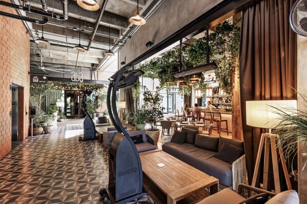 Bar (on property) - ATX Vibes SoCo Suite - Pool, Gym, Rooftop, Free Parking, Best Location! (Austin)