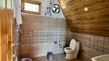 Dutxa, bidet, tovalloles i sabó
