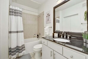 Regadera y secadora de cabello 