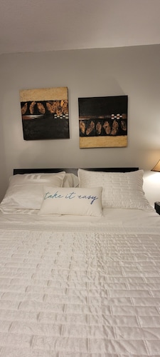 Private Nook in Hallandale/Aventura. Centered to the Beaches & Downtowns