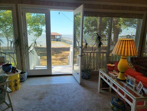 Interior - Waterfront home on Mobile Bay w/ pier for watching sunsets, swimming/fishing.

 (Fairhope)