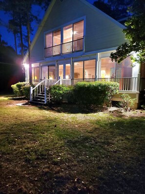 Exterior detail - Waterfront home on Mobile Bay w/ pier for watching sunsets, swimming/fishing.

 (Fairhope)