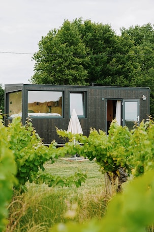 Exterior. Tiny House La Vendange Au Cœur des Vignes !