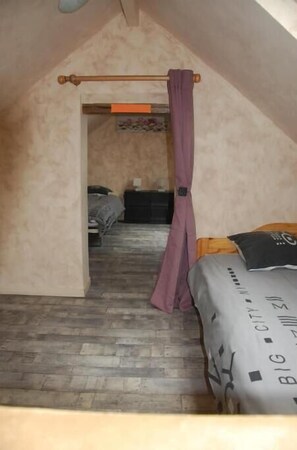 2 chambres, lit parapluie, Wi-Fi gratuit, draps fournis