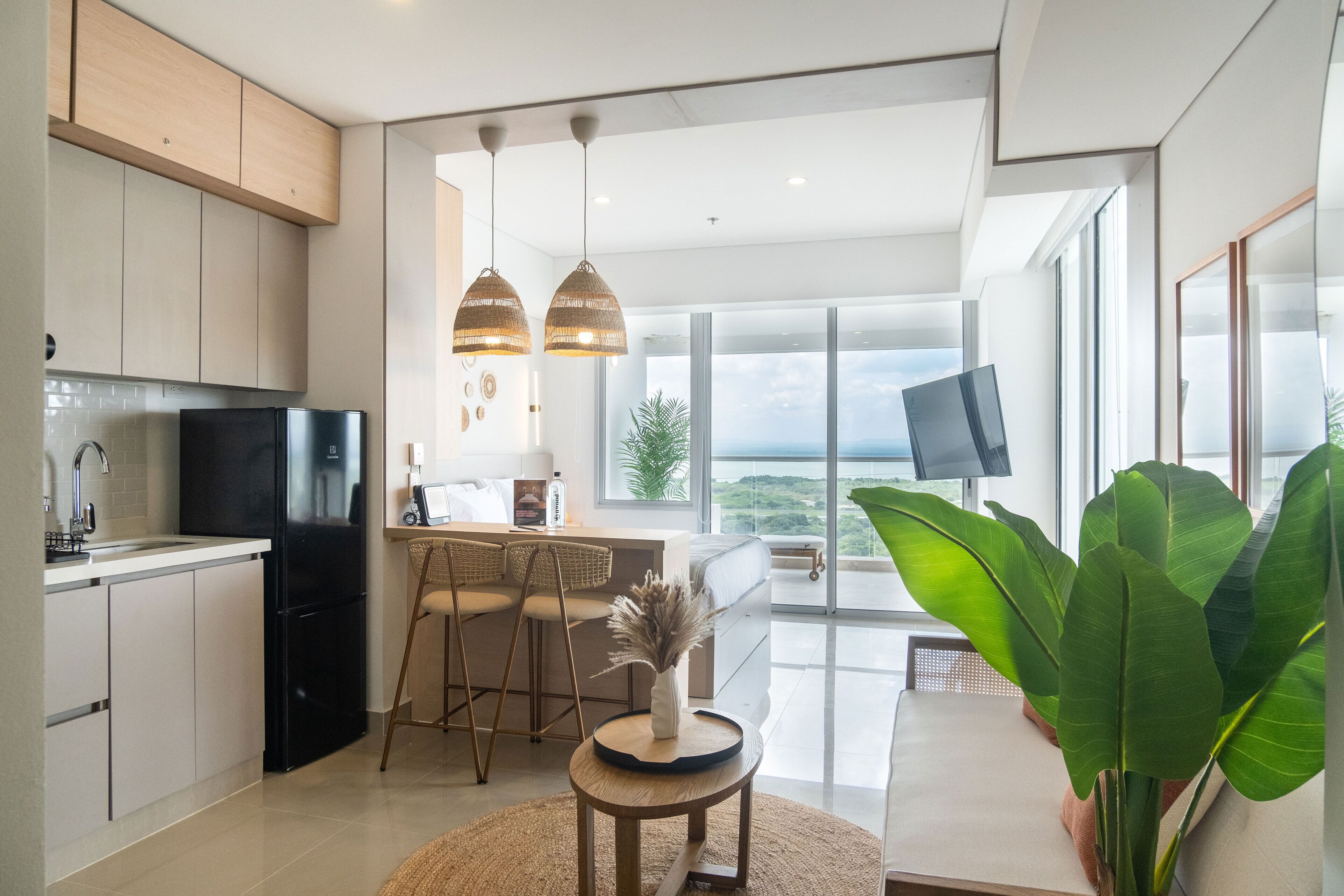 Apartment (1630) | Private kitchen | Fridge, microwave, blender, cookware/dishes/utensils