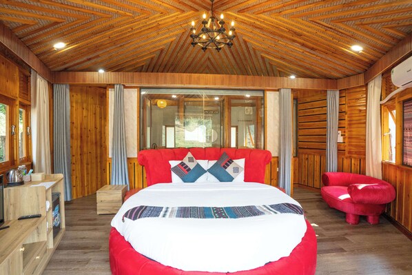 Deluxe Bungalow, Bathtub, Mountain View | Premium bedding, down comforters, pillowtop beds, individually decorated