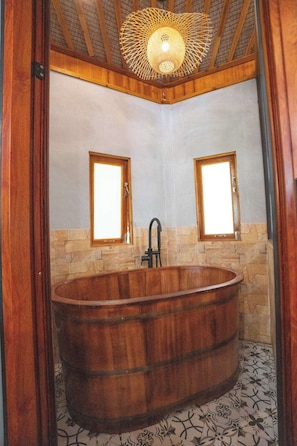 Deluxe Bungalow, Bathtub, Mountain View | Premium bedding, down comforters, pillowtop beds, individually decorated - Sinai Bungalow & Hotel SaPa (Sa Pa)