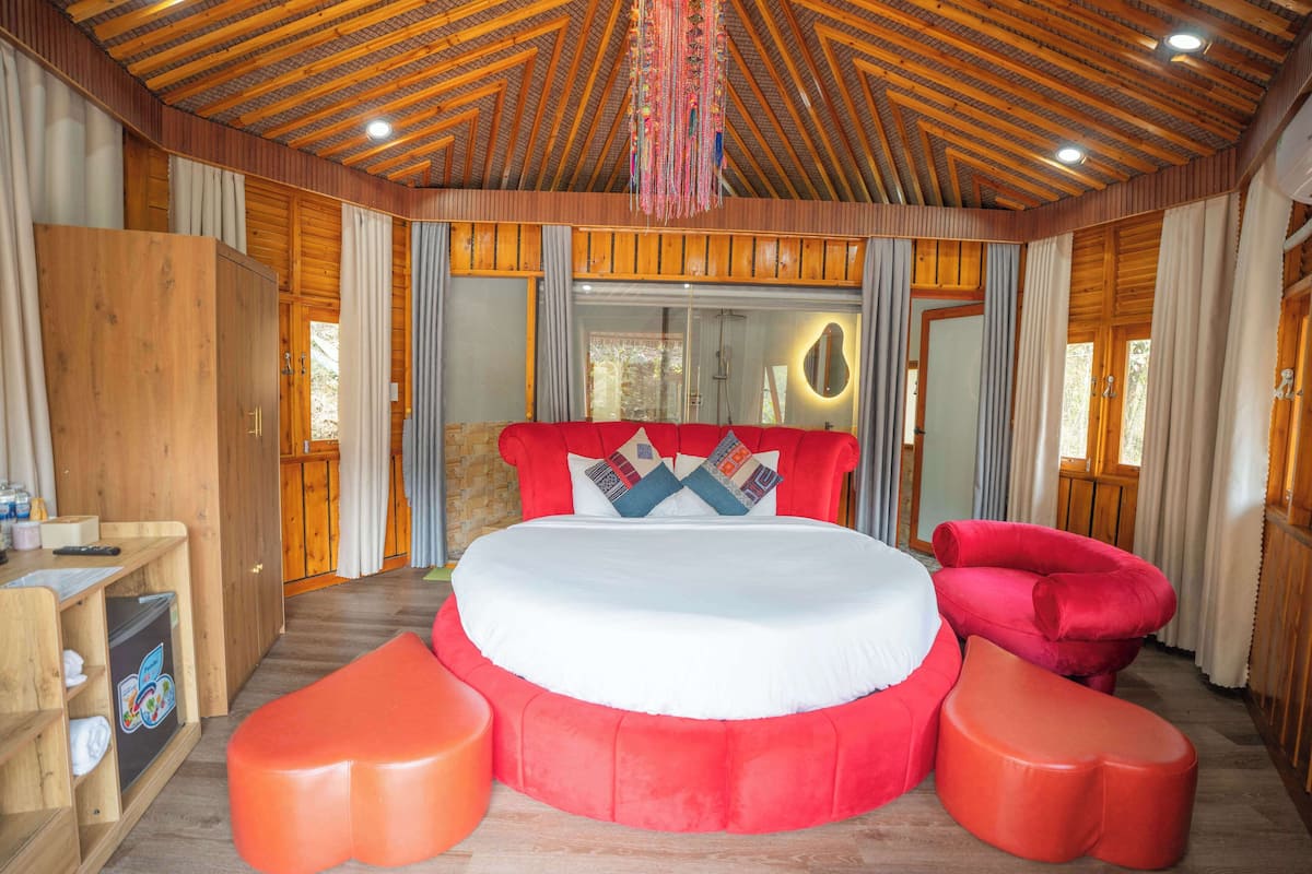 Deluxe Bungalow, Balcony, Mountain View | 1 bilik tidur, peralatan tempat tidur premium, gebar bulu kapas