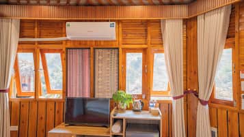 Luxury Bungalow, Balcony, Mountain View | 1 bedroom, premium bedding, down comforters, pillowtop beds