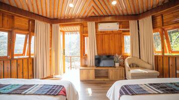 Familienbungalow, Balkon, Bergblick | Hochwertige Bettwaren, Daunenbettdecken, Pillowtop-Betten