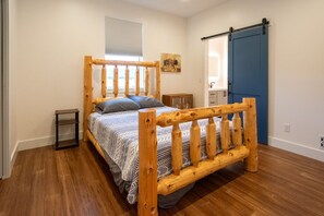 4 bedrooms, desk, iron/ironing board, travel crib