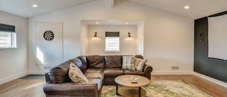 Televisión, videojuegos, futbolito y libros