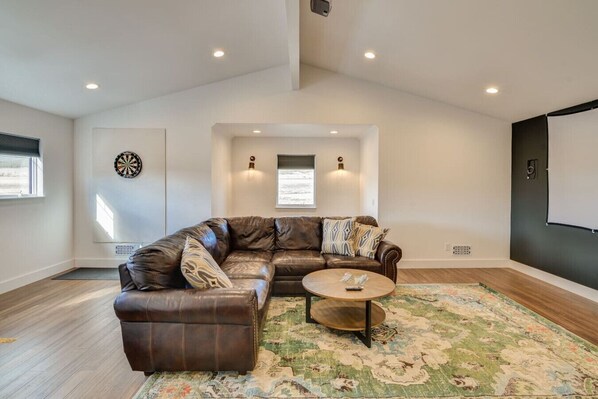 Televisión, videojuegos, futbolito y libros 