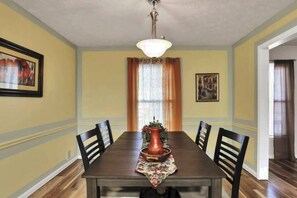 Dining - Homely Retreat (Snellville)