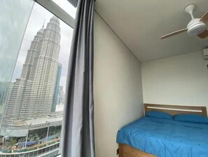 3 bedrooms, desk, WiFi