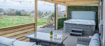 Hill House - 4 Bedroom Holiday Home - Llanrhidian