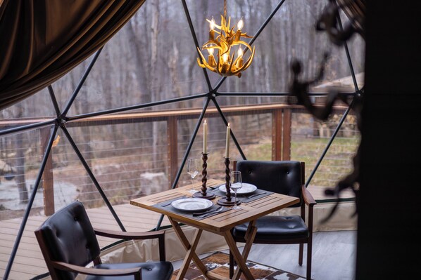 Outdoor dining - Domes at Catskills a lakefront glamping adventure for adults (Swan Lake)