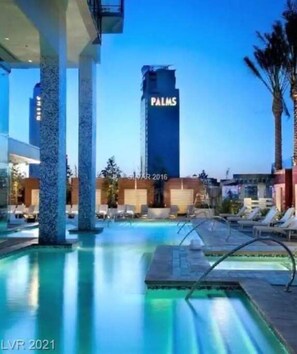 Pool - Strip View Luxury Studio No Resort Fee Palms Place (Las Vegas)