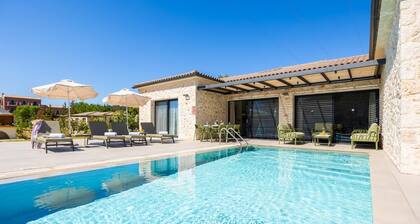 Villa Selena - Three Bedroom Villa, Sleeps 6