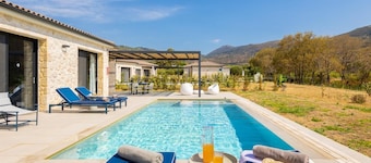 Villa Margarita - Two Bedroom Villa, Sleeps 4