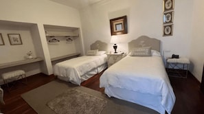 1 habitación, caja de seguridad en la habitación y wifi gratis