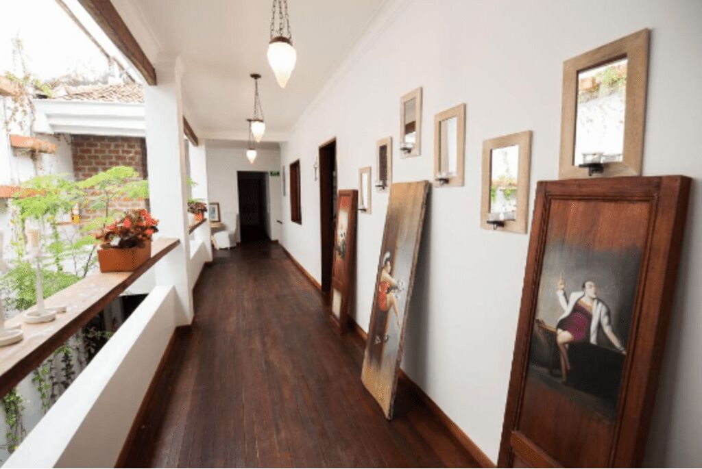 المنشأة من الداخل