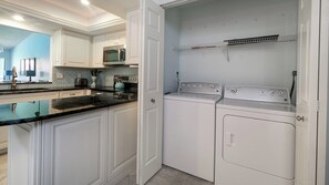 Luokittelematon kuva, 4 kautta 48, painike