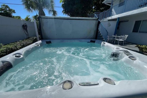 Bain à remous extérieur