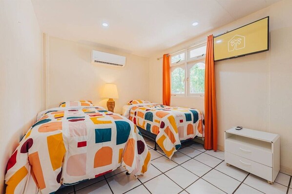 Desk, iron/ironing board, WiFi, bed sheets
